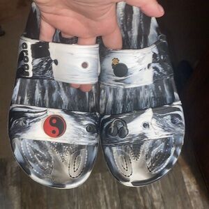 Crocs mens size 9 women’s size 11 bought straight from the croc store in Florida